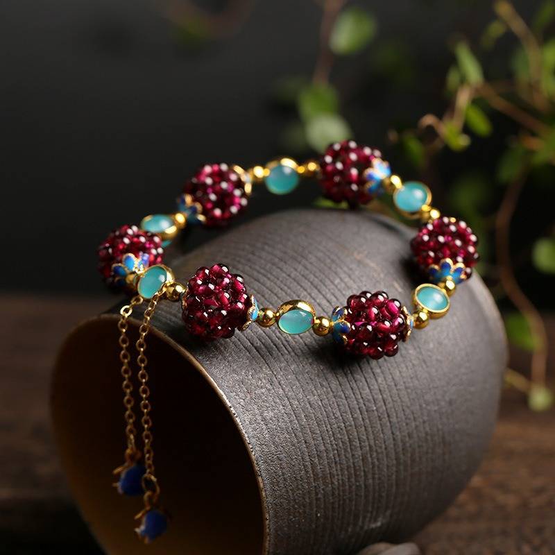 Berrya™ | Armband mit Natursteinen & Charms
