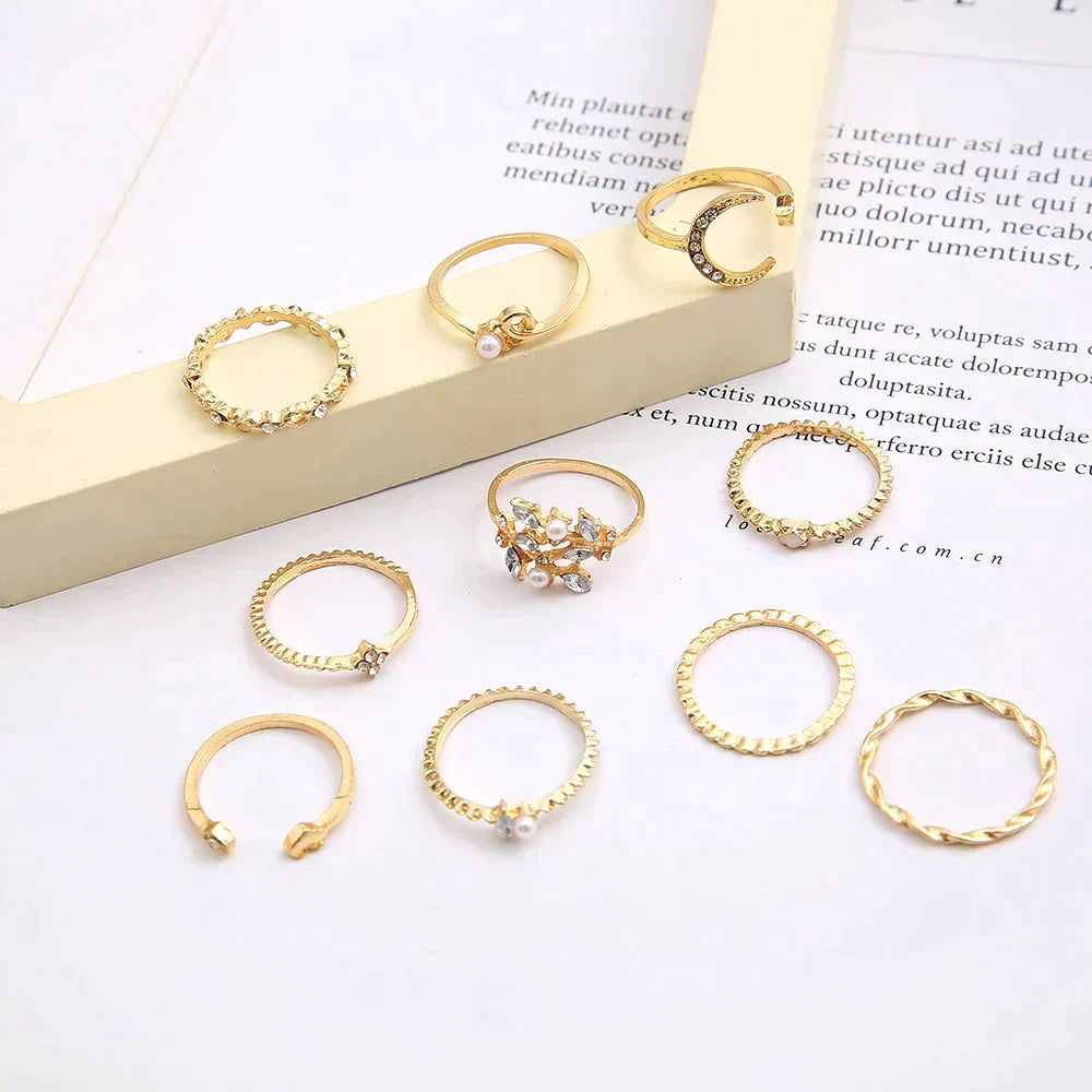 Set aus 10 böhmischen Ringen aus Silber und vergoldetem Material
