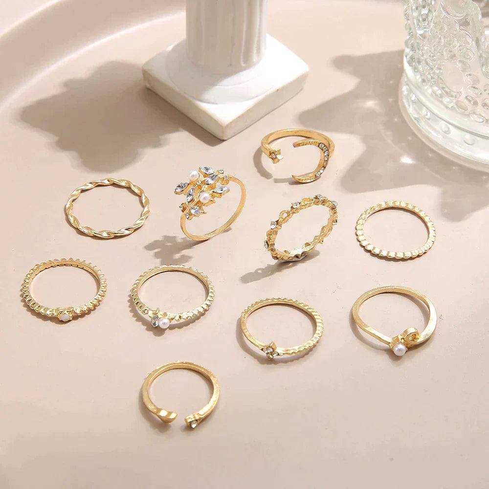 Set aus 10 böhmischen Ringen aus Silber und vergoldetem Material