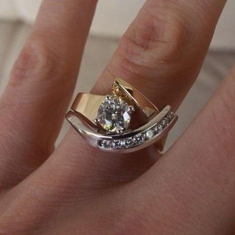 Vintage-Ring aus unregelmäßigem Gold & Silber mit Zirkonia