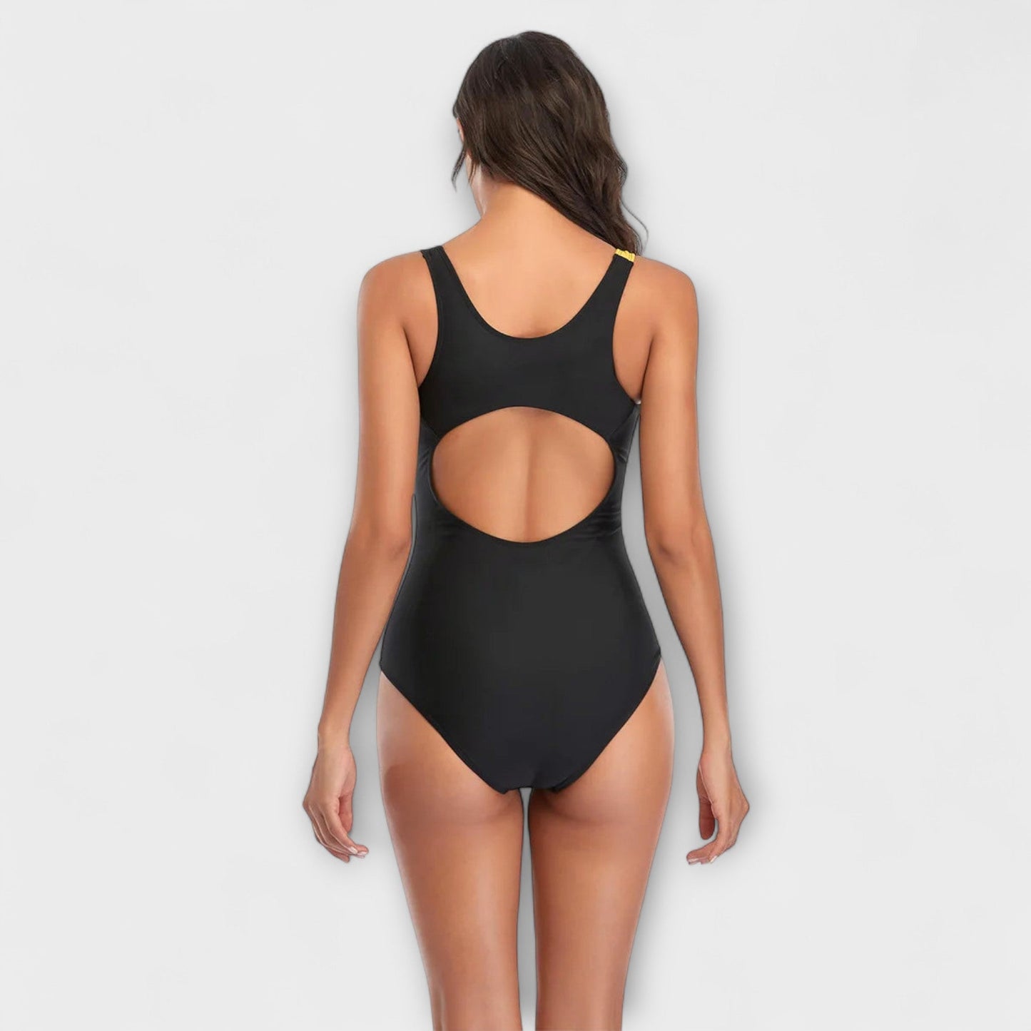 Pernille – Sportlicher Cut-Out Badeanzug