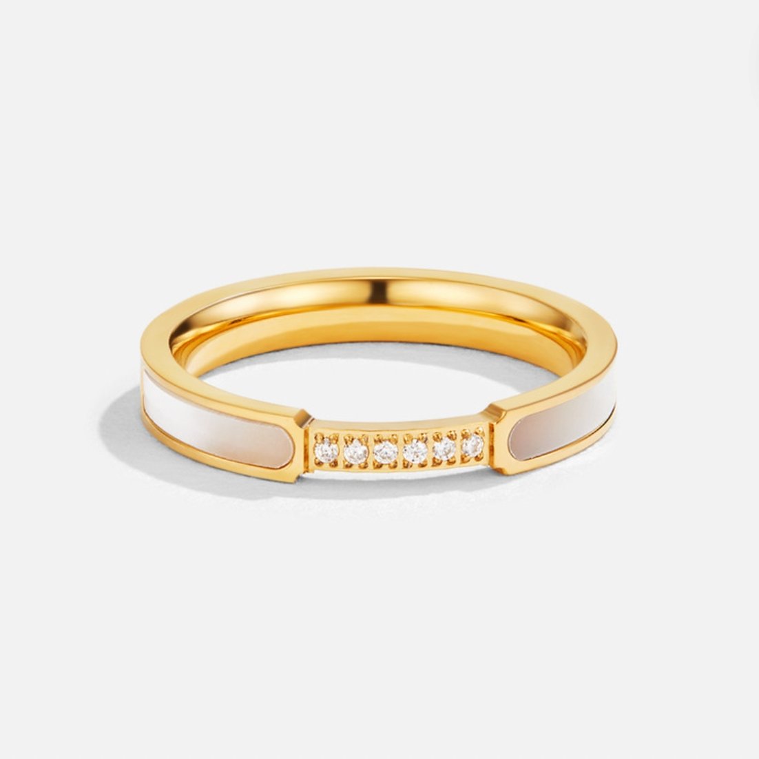 Bague en nacre et cristal