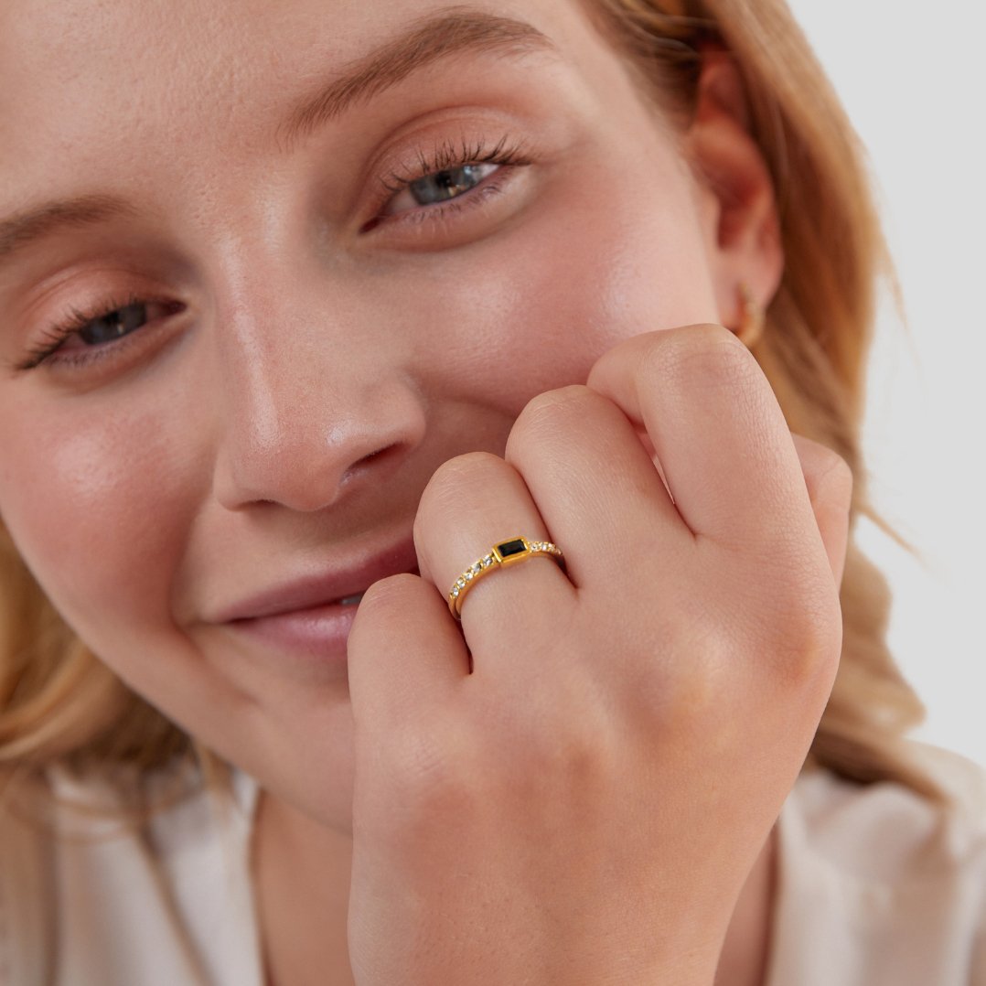Bague en onyx et cristal noir