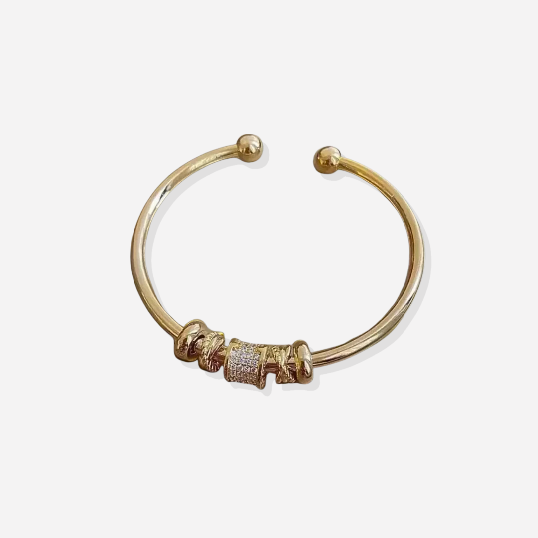 Liora™ | Verstellbares Armband mit goldenen Charms