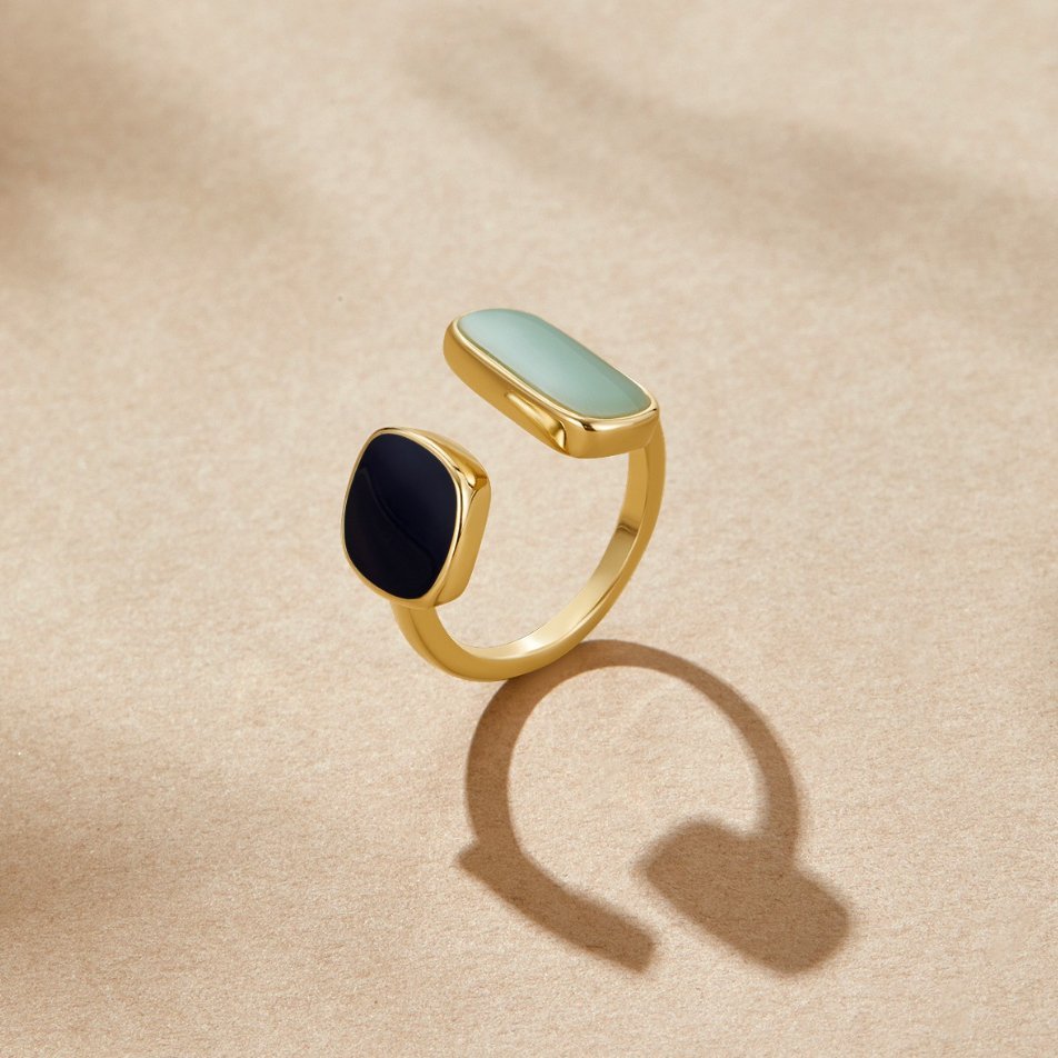 Bague enveloppante en aigue-marine