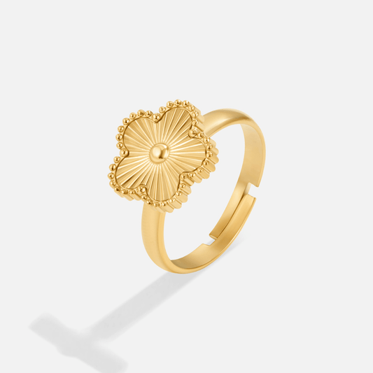 Anneau en trèfle d'or