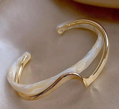 Ondée™ | Armreif mit goldfarbener Oberfläche